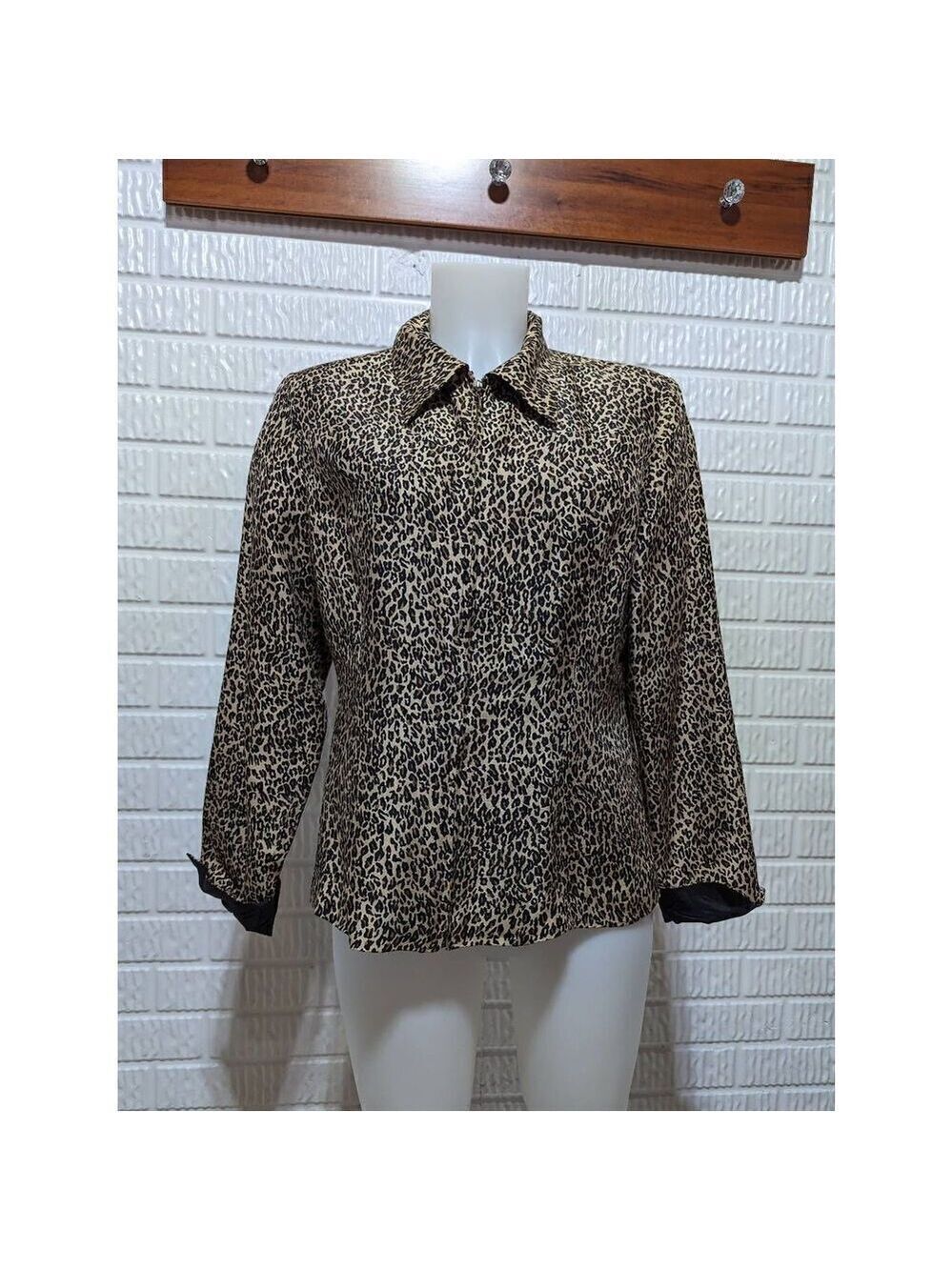 Silkland Women's 8 Zip Front Leopard Print Fully Lined Silk Jacket